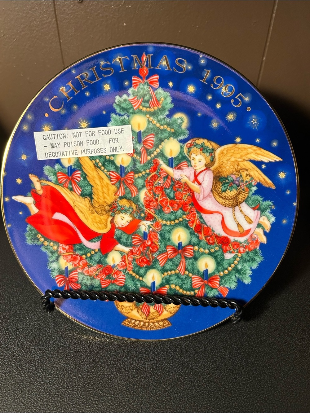 1995 Avon Porcelain Trimmed in 22k Christmas Plate Trimming the Tree